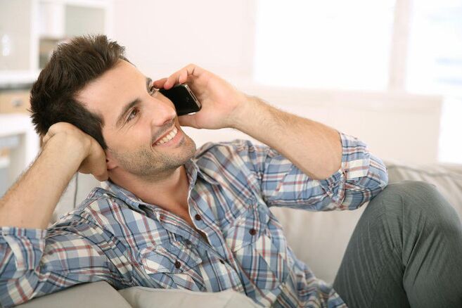 Pocit vzrušenia bude muž dlho hovoriť so ženou po telefóne